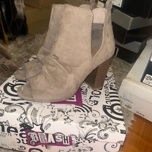 Brash Women's Beige Peep-Toe Heeled Boots